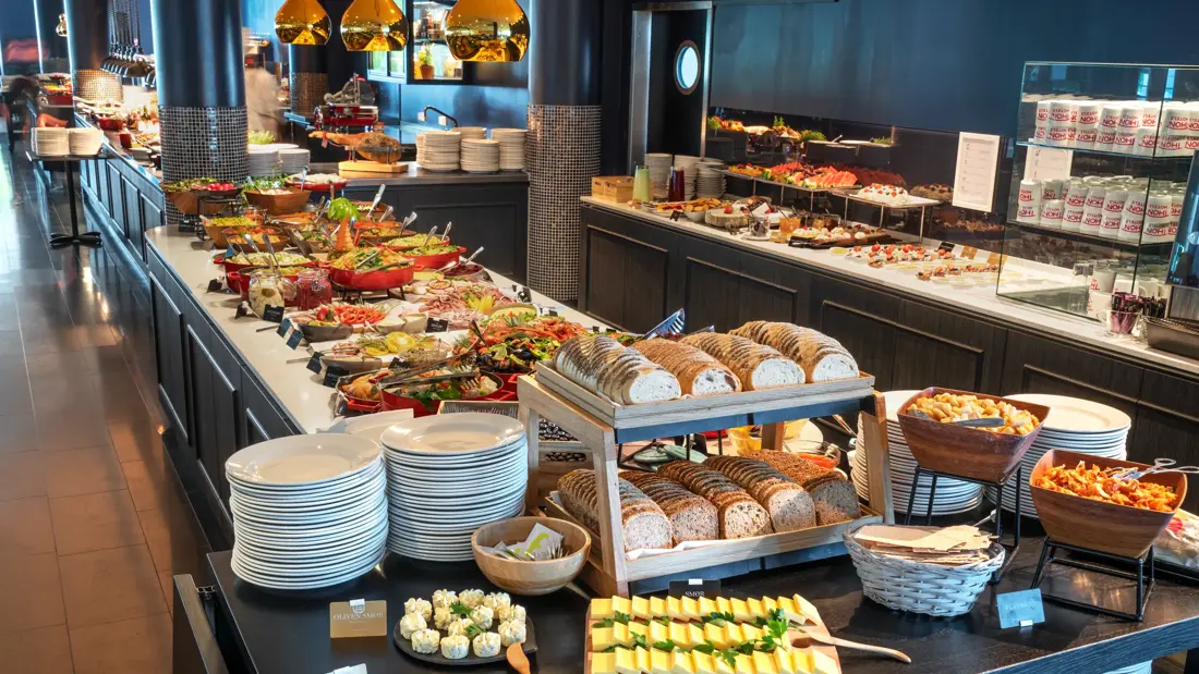 Oversikt over lunsjbuffet hos Thon Hotel Arena i Lillestrøm