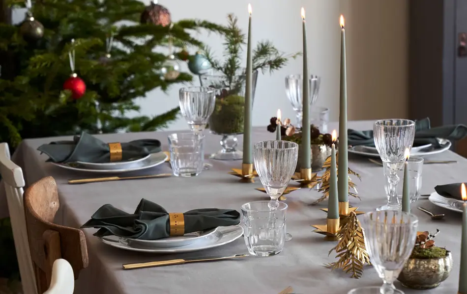 heldekket bord fra søstrene grene