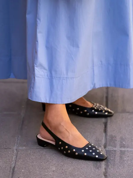 Sorte lave sling-back sko