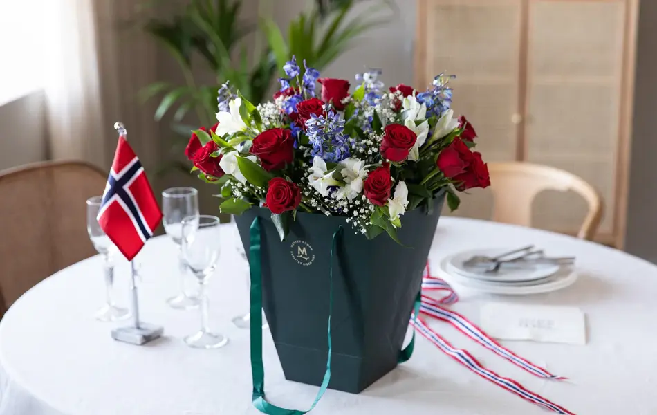 Mester Grønn 6_17mai bukett_3629_f_s.jpg