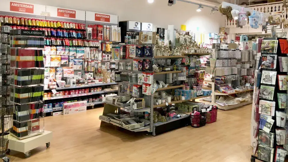 Butikkutvalg av Hobbykjelleren på Lagunen