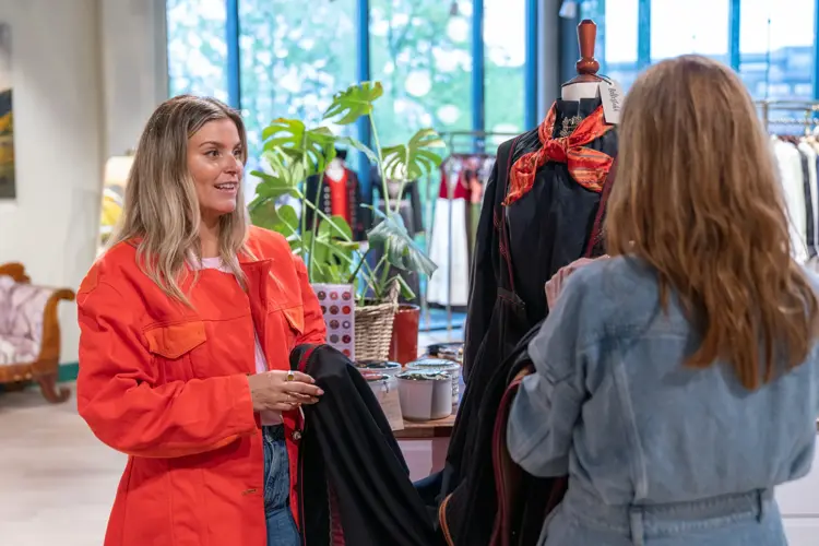 Janka Polliani plukker favoritter på Sandvika Storsenter