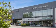 Thon Senter Jessheim fasade, hovedinngang med logo over.