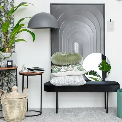 Temabild S1

OBS: Bilden är obeskuren och måste beskäras efter önskat format.

Rättigheter att användas i Rustas samtliga kanaler under 2 år.