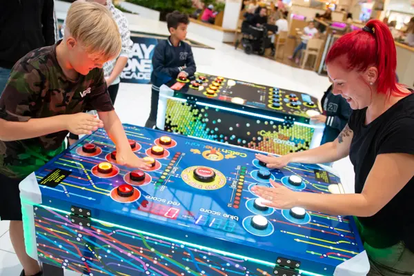 Play zone arkad med Magnet & Co