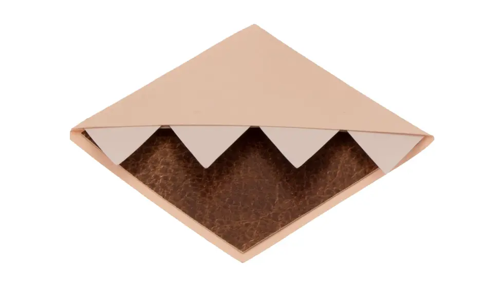 Steg 5, flere papirbiter limt sammen til "monster"bokmerke