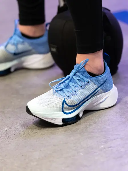 Treningstøy, gutt, jente, ute og inne trening og utstyr