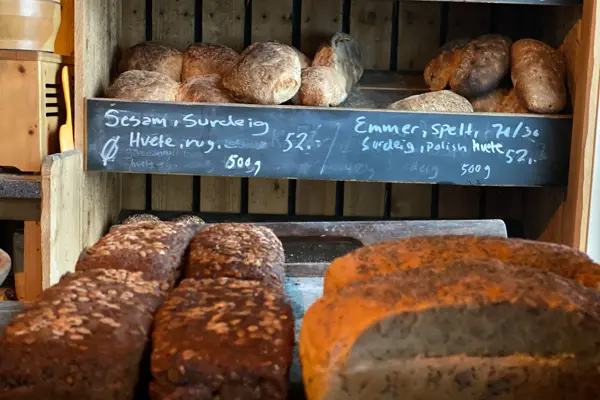 Steinovnsbakt brød, Trasti & Trine