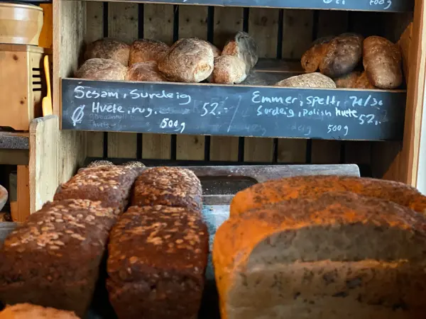 Steinovnsbakt brød, Trasti & Trine