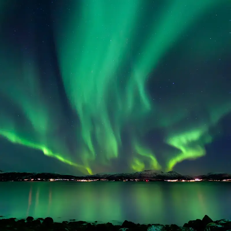 Nordlys over havet ved Thon Hotel Andrikken