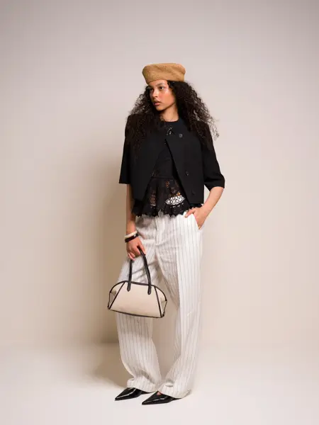 Hvit dressbukse 4 Women 4900 Topp HM 499 Hatt HM 299 Veske Zara 399 Jakke Zara 999-10