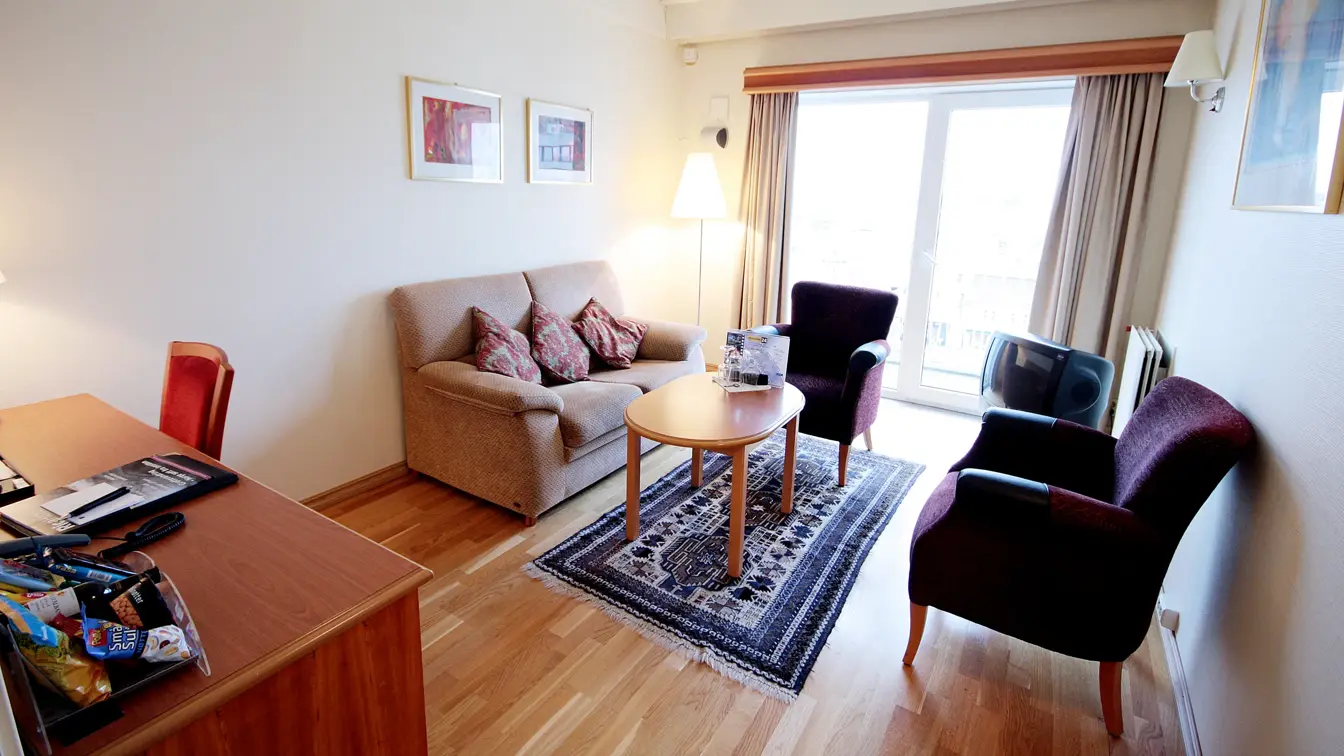 Sittegruppe i suite på Thon Hotel Saga i Haugesund
