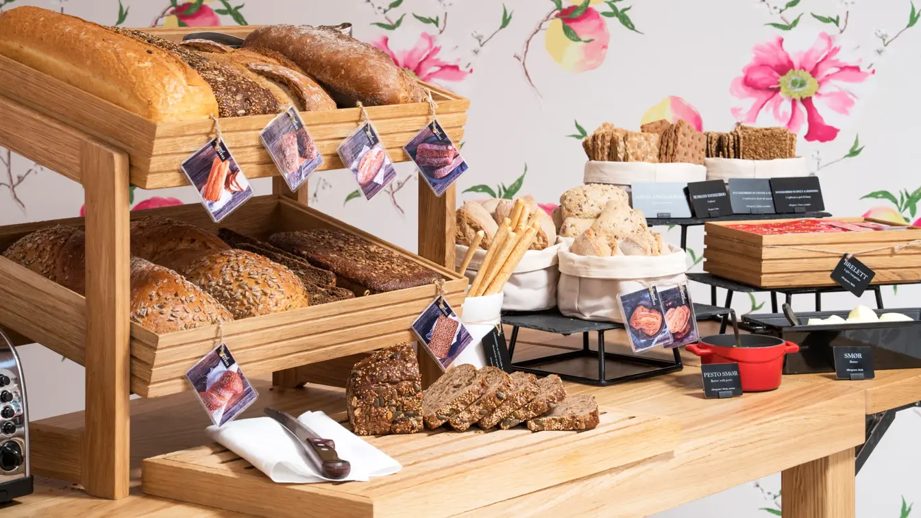 Frokostbuffet brødutvalg på Thon Hotel Spectrum i Oslo sentrum