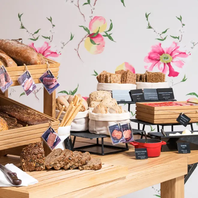 Frokostbuffet brødutvalg på Thon Hotel Spectrum i Oslo sentrum