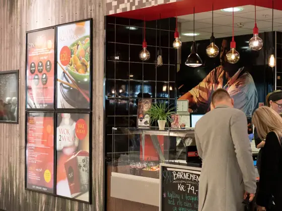 Mujo hos foodcourt 