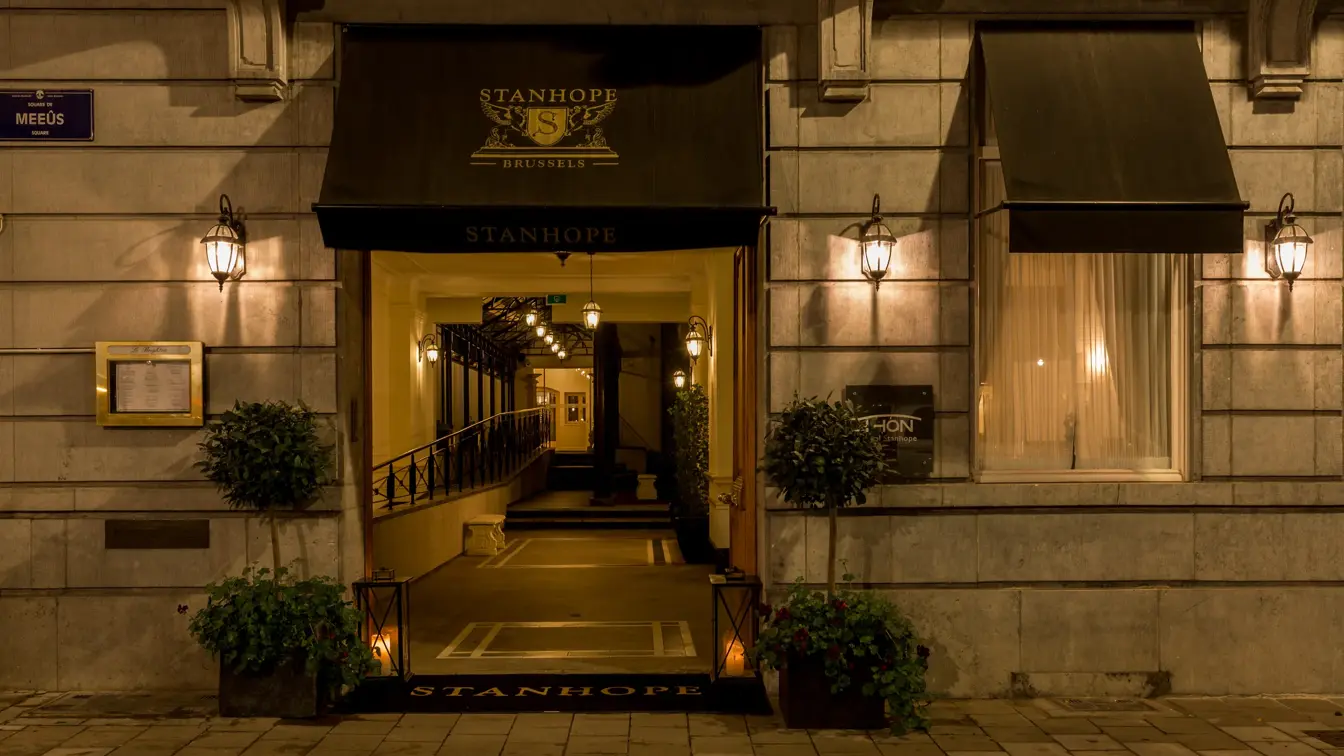 Stanhope_hotel_façade