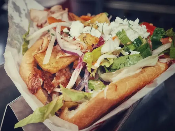 kebab-med-salat-16-9.jpg