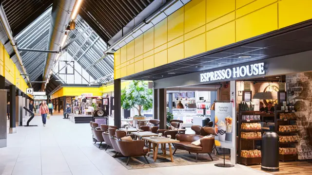 fellesareal og espresso house på åsane storsenter