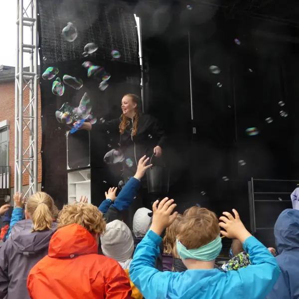 Vitenvero på scenen