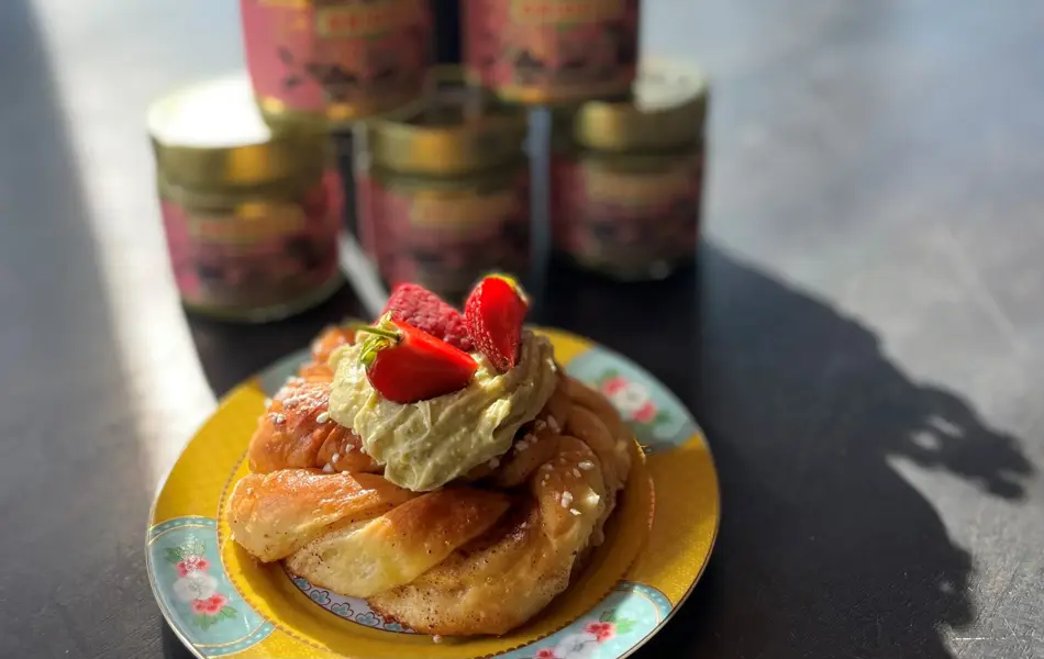 Kanelknute med pistasjekrem