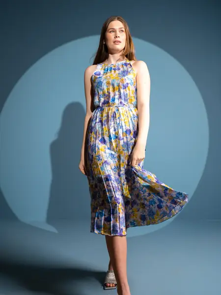 Kjoler mai festligheter og bryllup