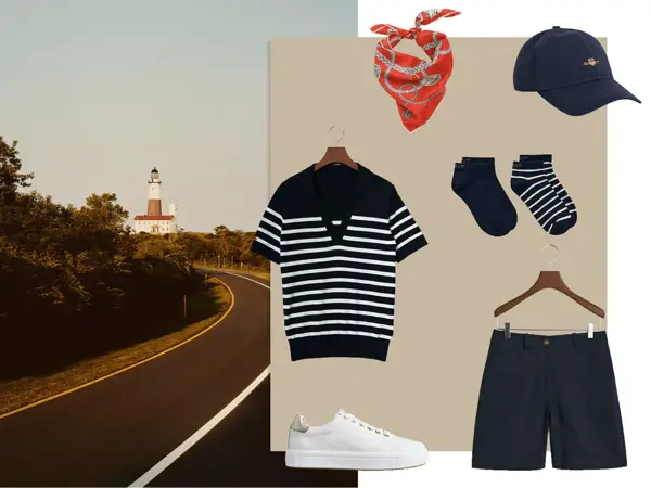 Blå stripete kortermet skjorte, rødmønstret skjerf, blå caps, ankelsokker, blå shorts, hvite sneakers.