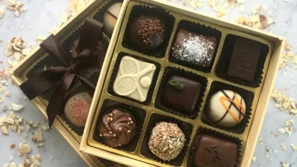 sjokoladeboks med 9 biter i