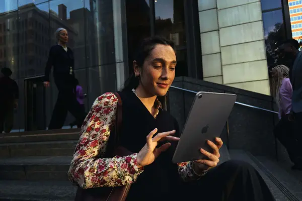 iPad Air - Lifestyle