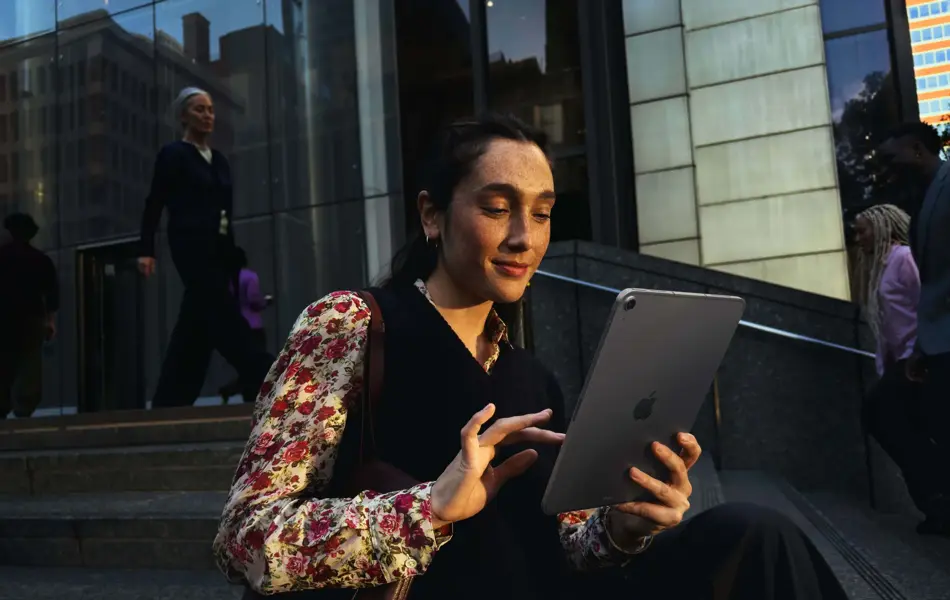 iPad Air - Lifestyle