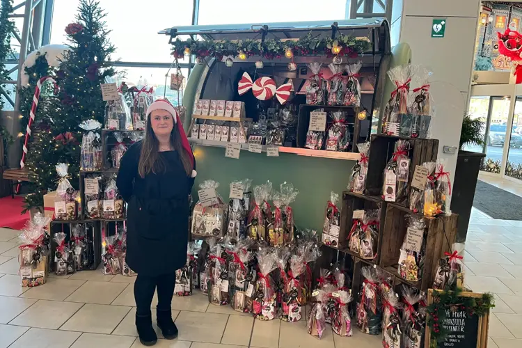 Chokladmaja 1500x1000 påfyllt.jpg