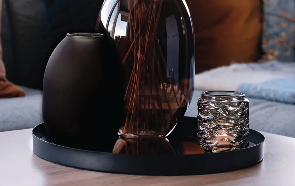 Vase med røde strå