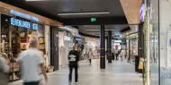 Bildet viser kjøpesenteret Ski Storsenter og et utvalg av butikkene.