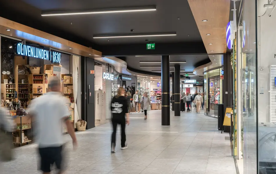 Bildet viser kjøpesenteret Ski Storsenter og et utvalg av butikkene.