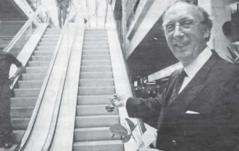 styreleder Anton O. Dale under åpning av Moa Butikksenter