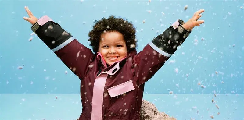 Barn med yttertøy fra Lindex