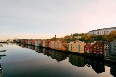 Flott utsikt fra kontoretasjen over Nidelva