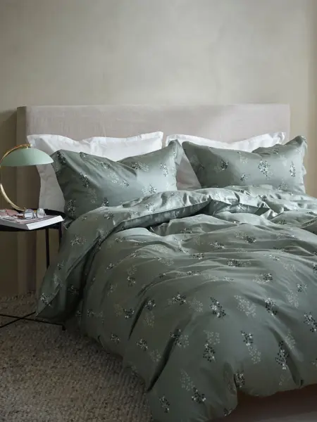 grønt satengsengesett