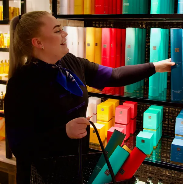 en på Rituals som setter fram varer