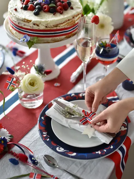 17 mai bordpynt og tallerkener fra Nille