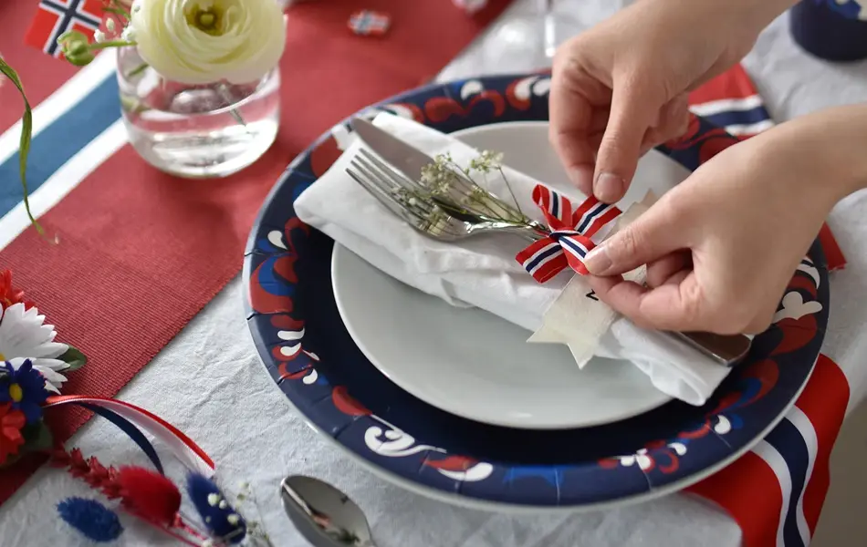 17 mai bordpynt og tallerkener fra Nille