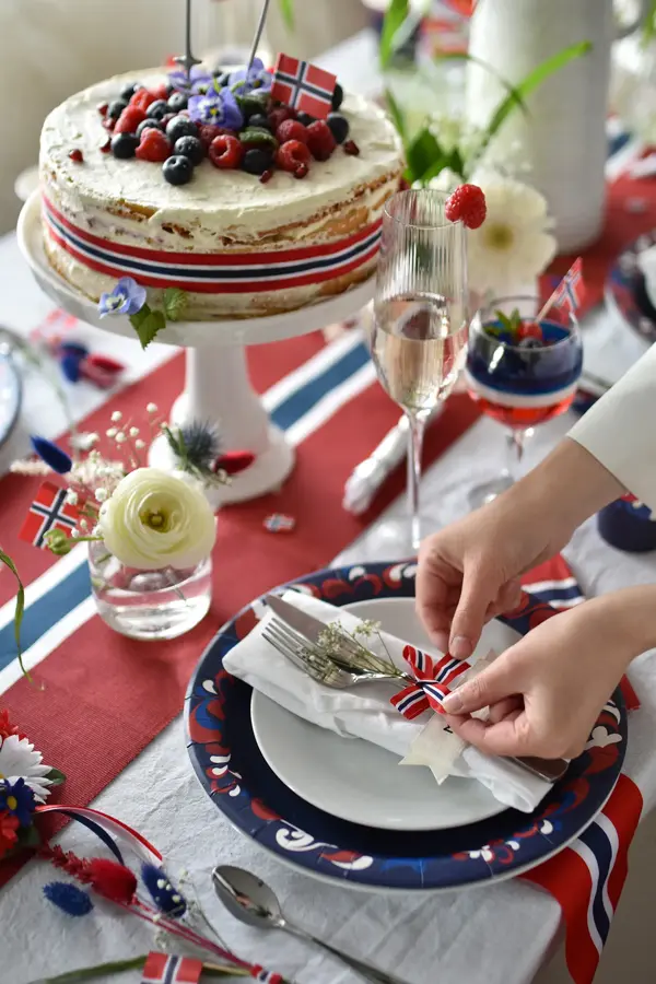 17 mai bordpynt og tallerkener fra Nille
