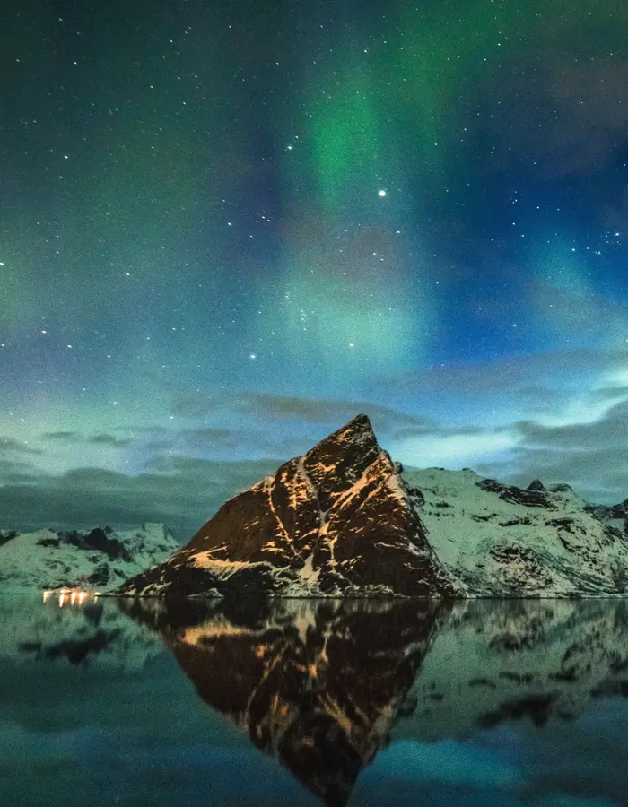 Vakkert nordlys over Lofoten