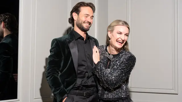 Mann og dame i festklær