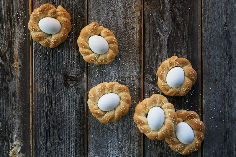 Bakevarer med et egg inni seg