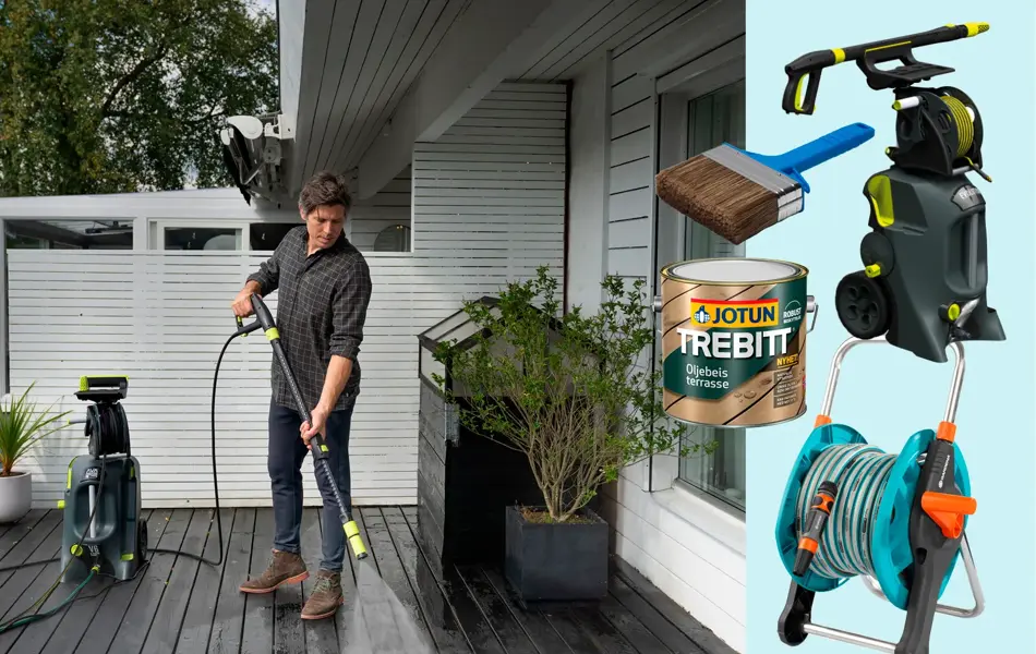 Mann står med høyttrykkspyler på en terrasse, produktbilder av spann med beis, beisepensel, høyttrykkspyler, hageslange