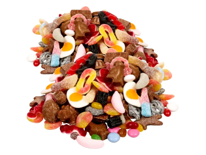 Utvalg av smågodt med sjokolade og gelégodteri.