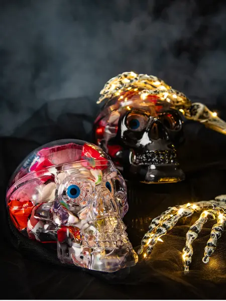 Hodeskaller fylt med godteri