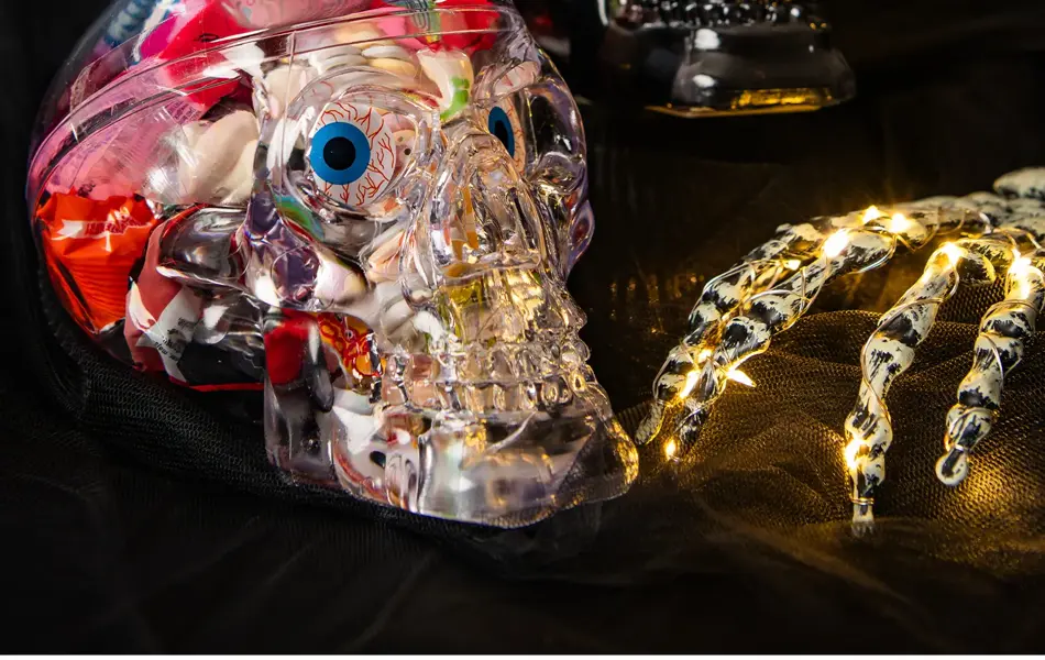 Hodeskaller fylt med godteri