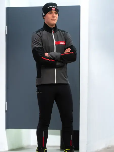 Anton Sport Swix jakke 3499 bukse 2498 lue 199-3-Edit.jpg