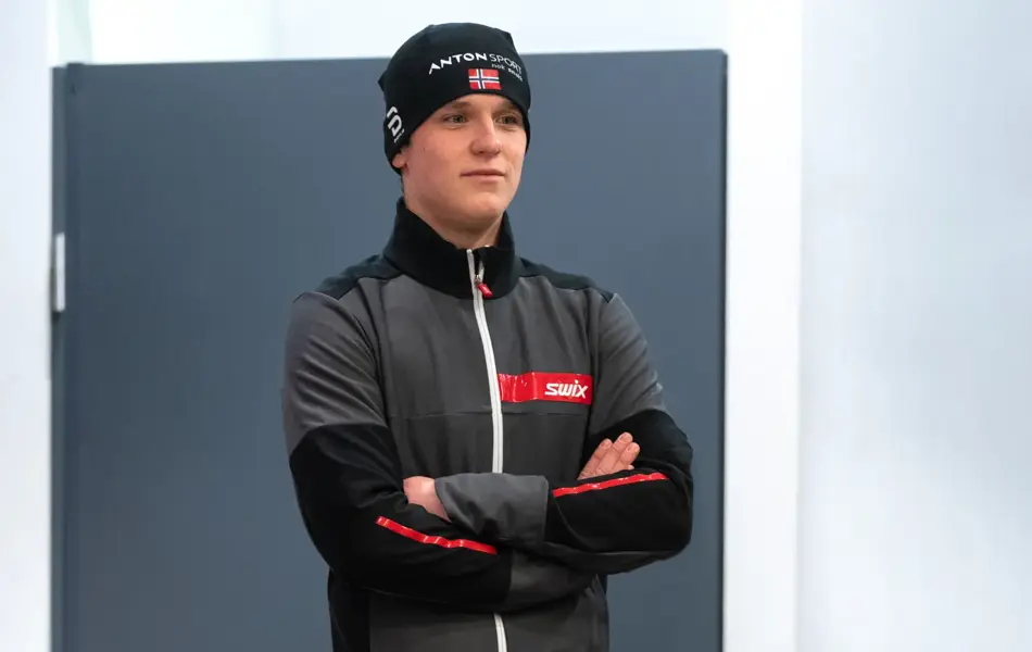 Anton Sport Swix jakke 3499 bukse 2498 lue 199-3-Edit.jpg